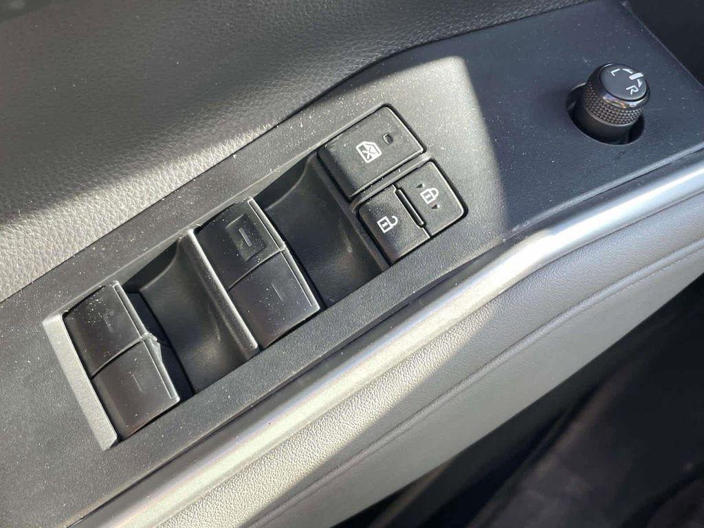 used 2023 Toyota Highlander car, priced at $33,467