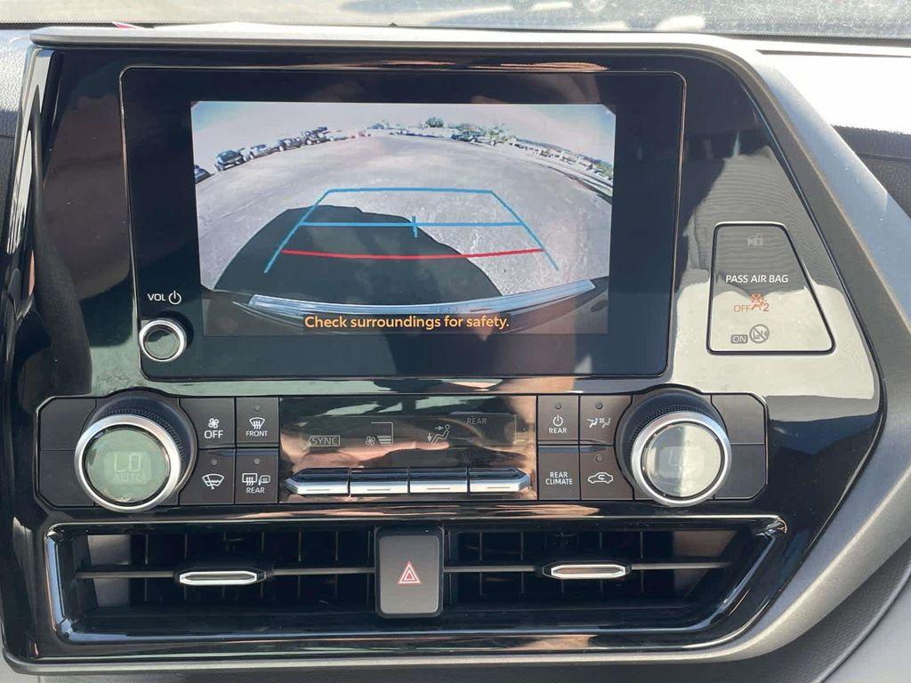 used 2023 Toyota Highlander car, priced at $33,467