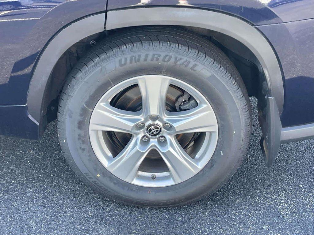 used 2023 Toyota Highlander car, priced at $33,467