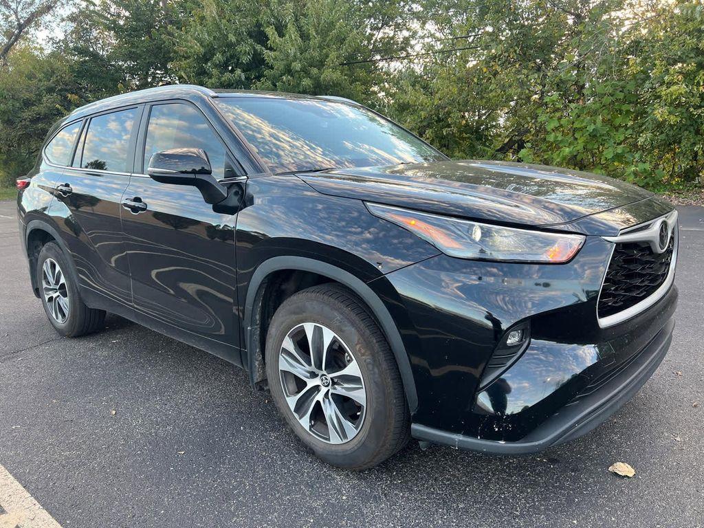 used 2023 Toyota Highlander car, priced at $33,667