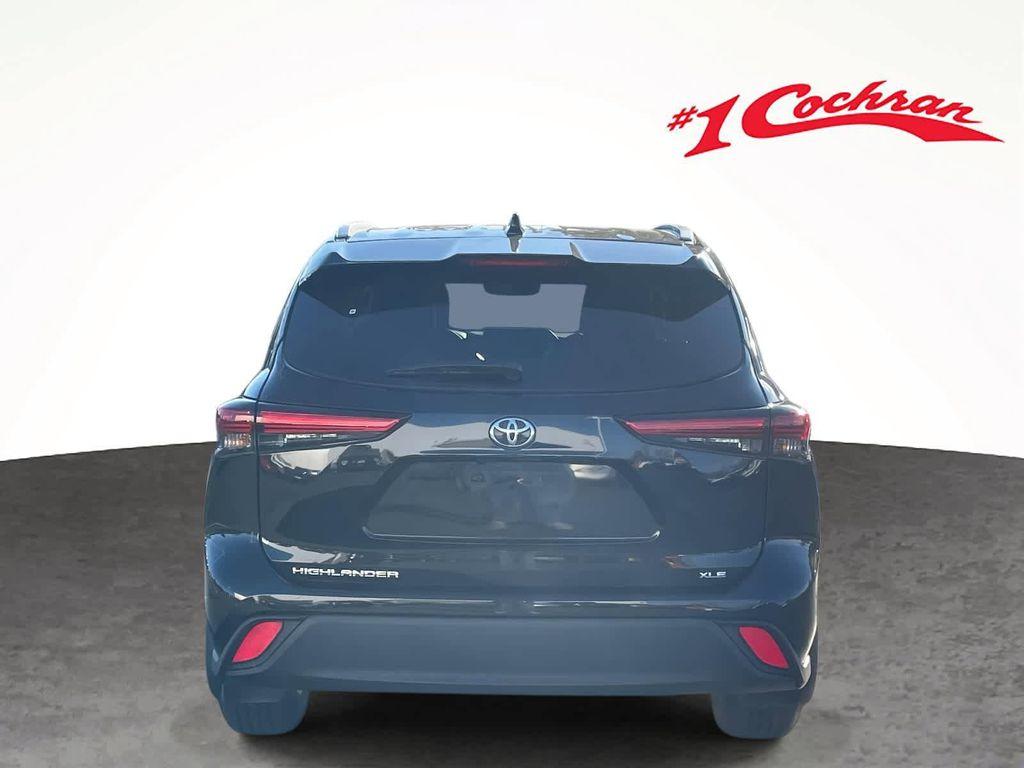 used 2023 Toyota Highlander car, priced at $33,252