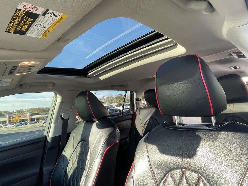used 2023 Toyota Highlander car, priced at $33,252