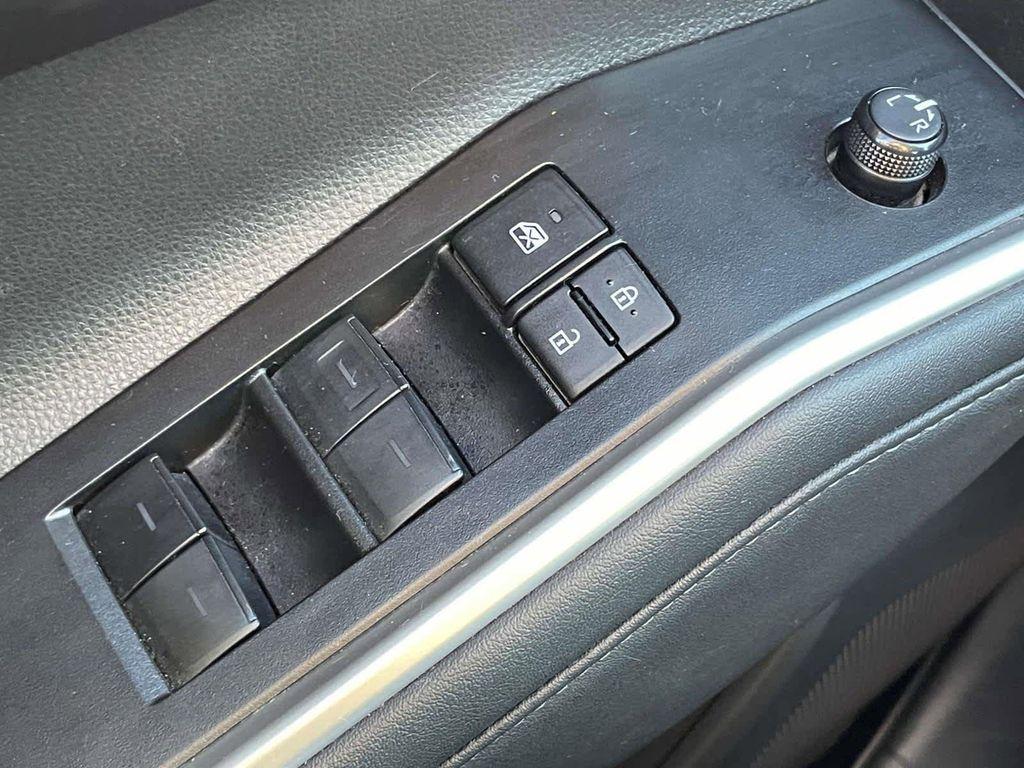 used 2023 Toyota Highlander car, priced at $33,252