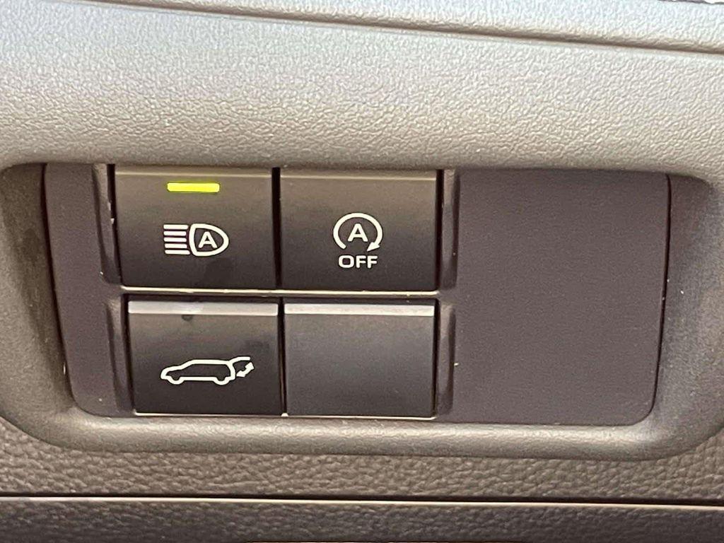 used 2023 Toyota Highlander car, priced at $33,252