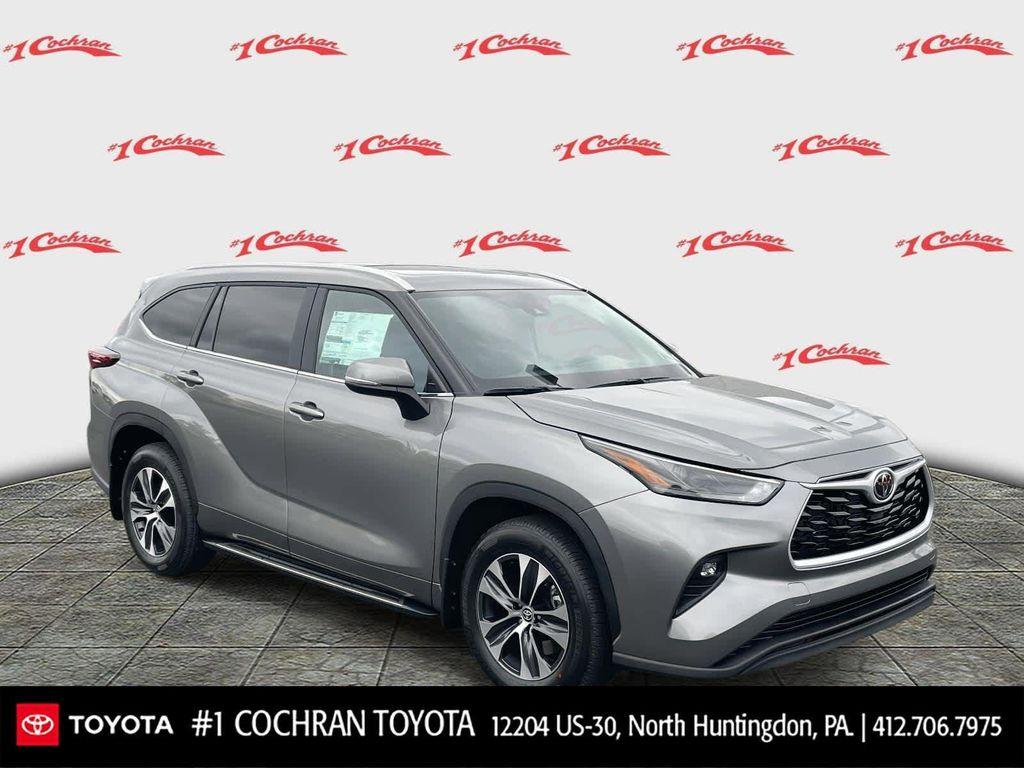 new 2025 Toyota Highlander car, priced at $49,031