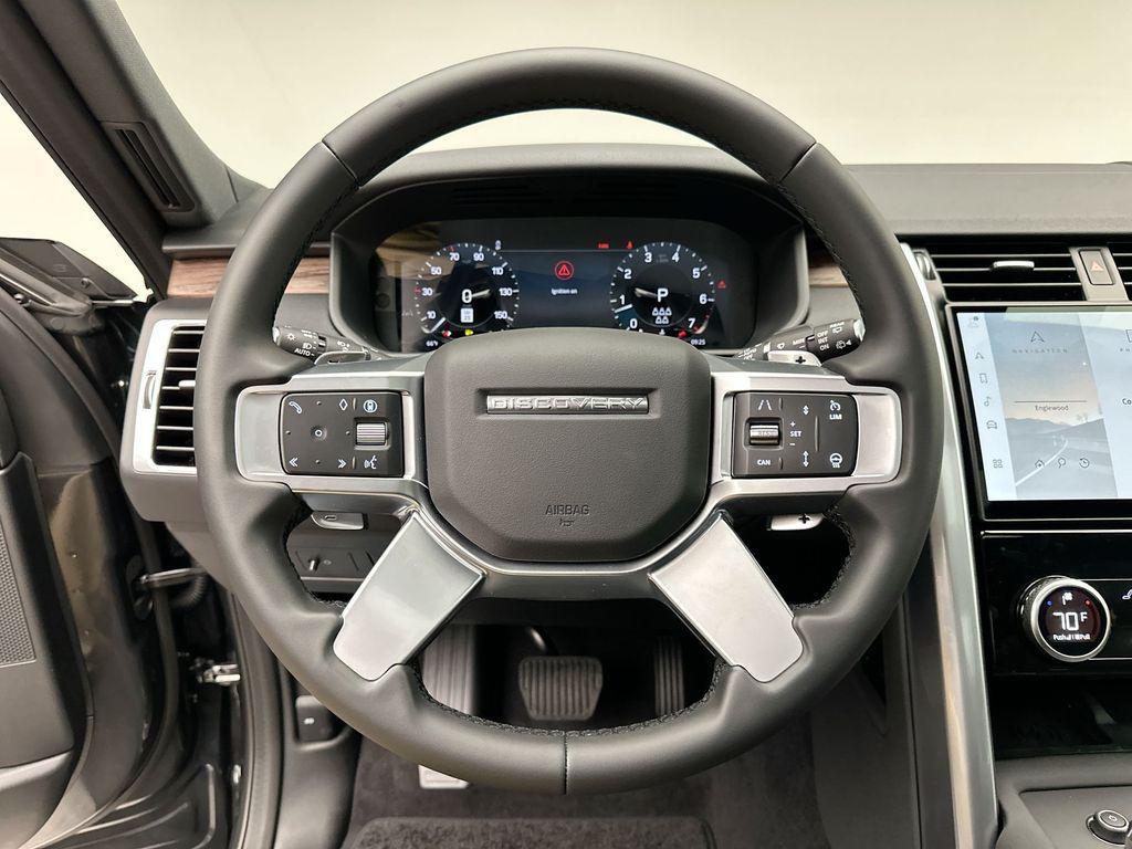 used 2025 Land Rover Discovery car, priced at $60,000