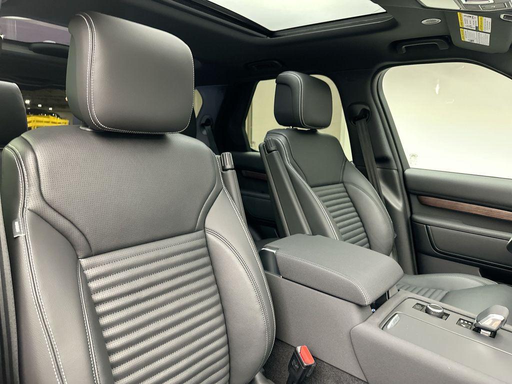 used 2025 Land Rover Discovery car, priced at $60,000
