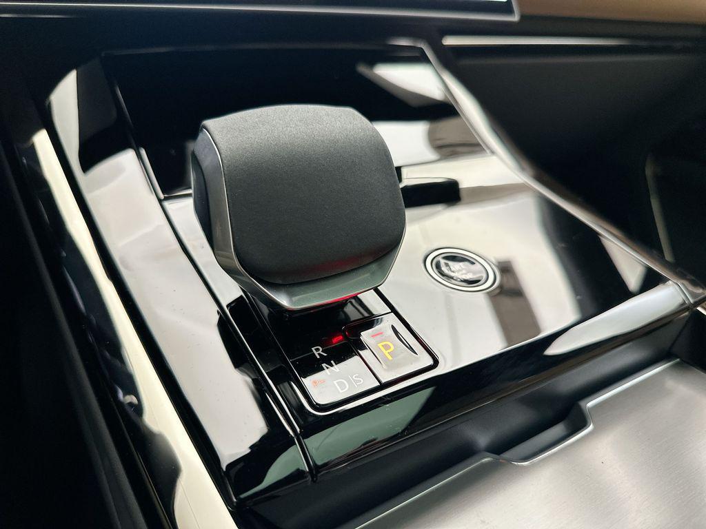 new 2025 Land Rover Range Rover Sport car, priced at $93,450