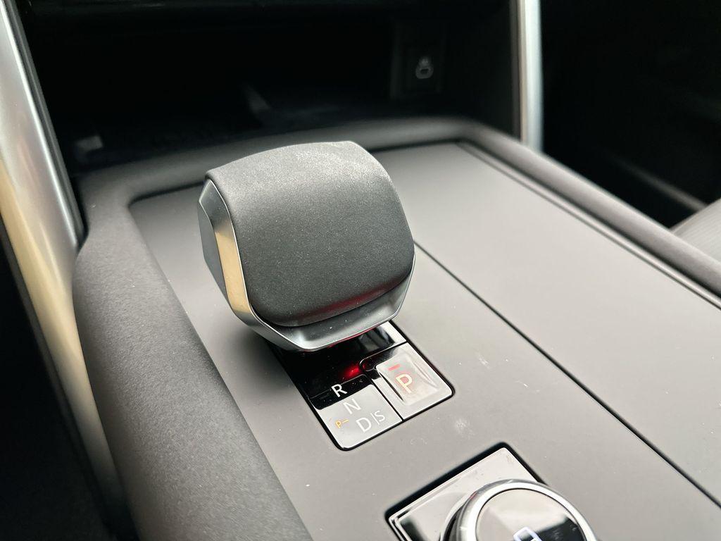 new 2025 Land Rover Discovery car, priced at $80,743