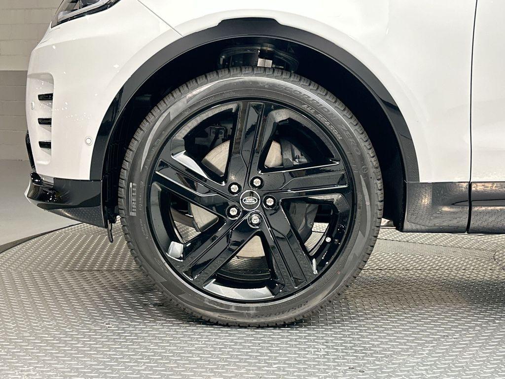 new 2025 Land Rover Discovery car, priced at $80,743