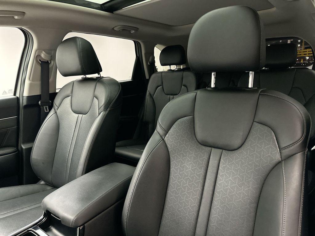 used 2023 Kia Sorento car, priced at $28,000