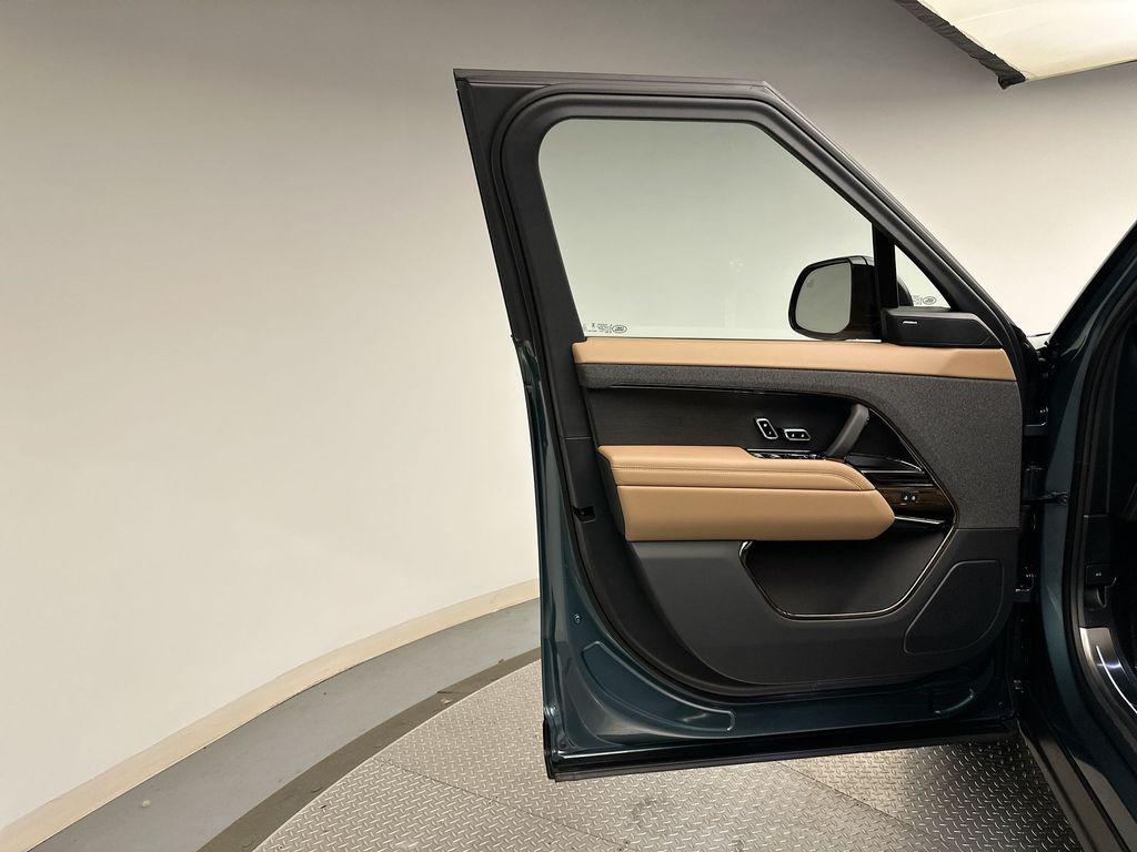 new 2025 Land Rover Range Rover Sport car, priced at $91,385
