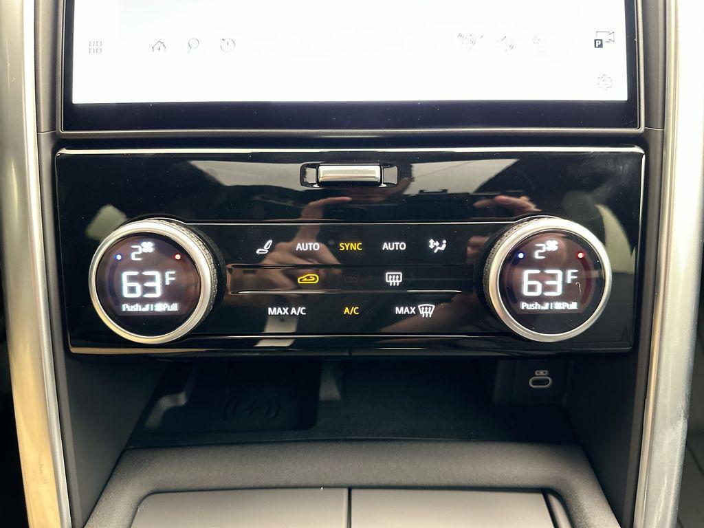 new 2025 Land Rover Discovery car, priced at $67,378