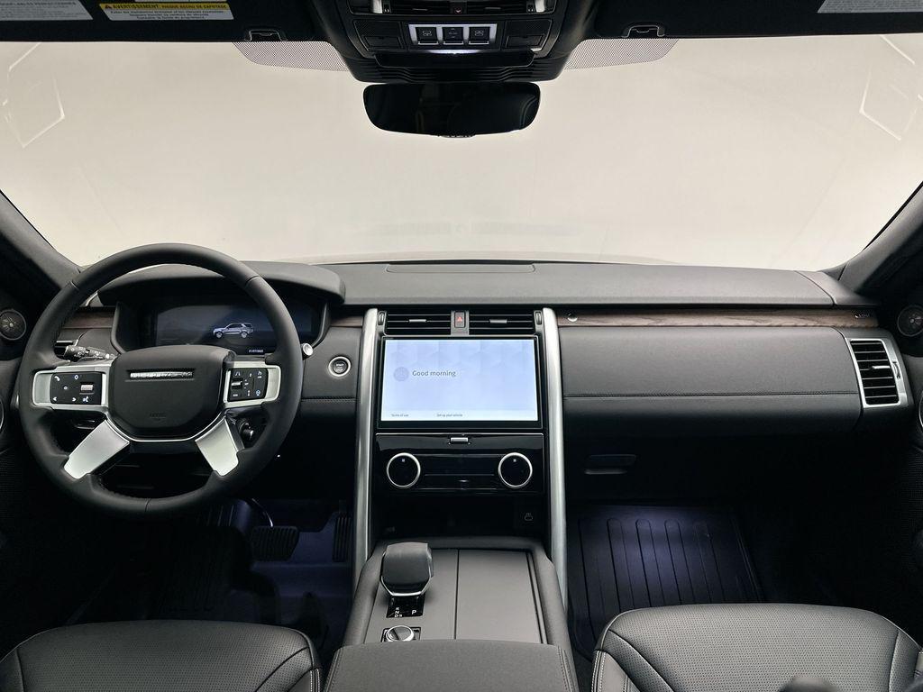 new 2025 Land Rover Discovery car, priced at $67,378
