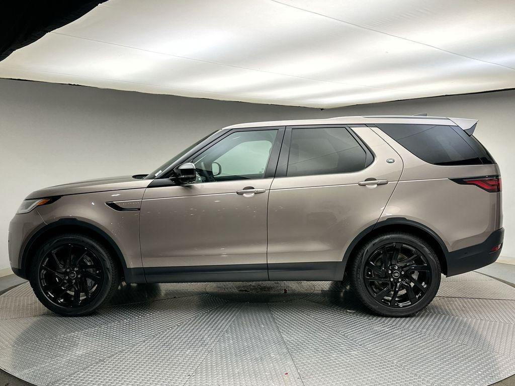 new 2025 Land Rover Discovery car, priced at $67,378