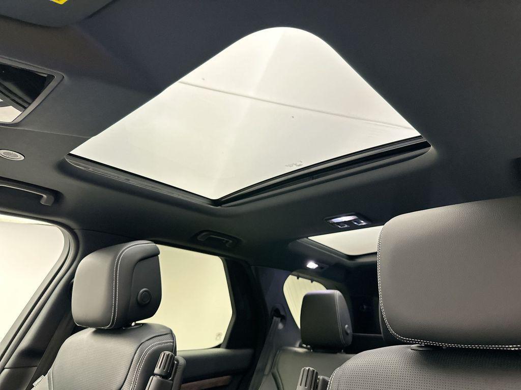 new 2025 Land Rover Discovery car, priced at $67,378