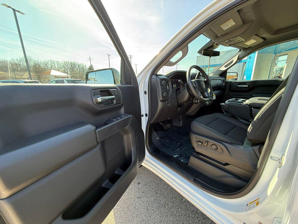 new 2024 Chevrolet Silverado 1500 car, priced at $47,543