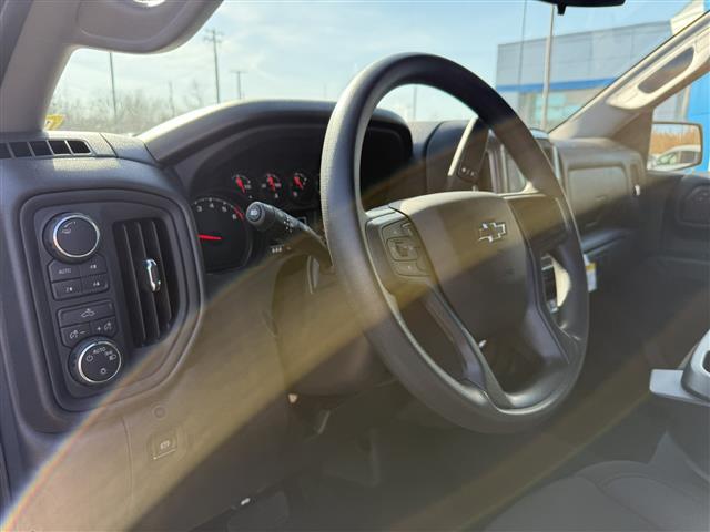new 2024 Chevrolet Silverado 1500 car, priced at $47,543