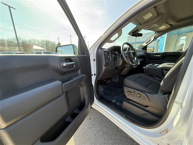 new 2024 Chevrolet Silverado 1500 car, priced at $47,543