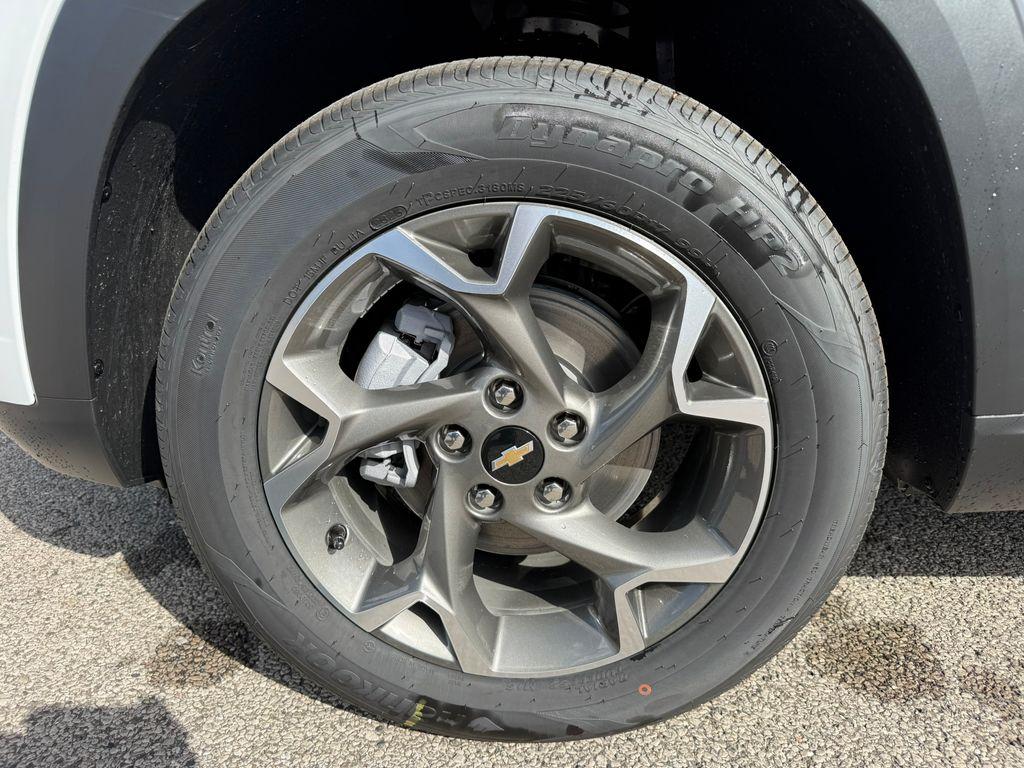 new 2025 Chevrolet Trax car, priced at $25,271