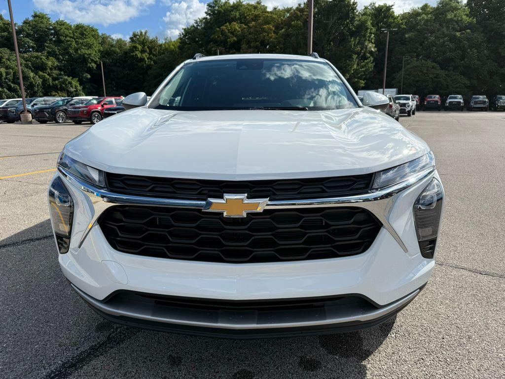 new 2025 Chevrolet Trax car, priced at $25,271