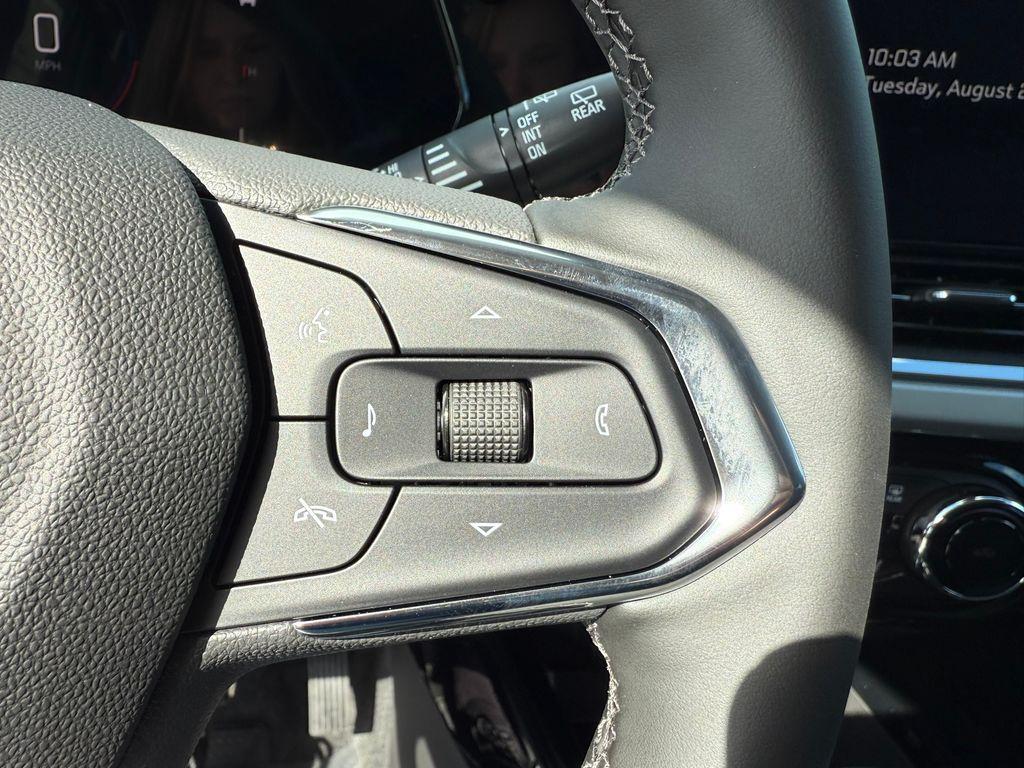 new 2025 Chevrolet Trax car, priced at $25,271