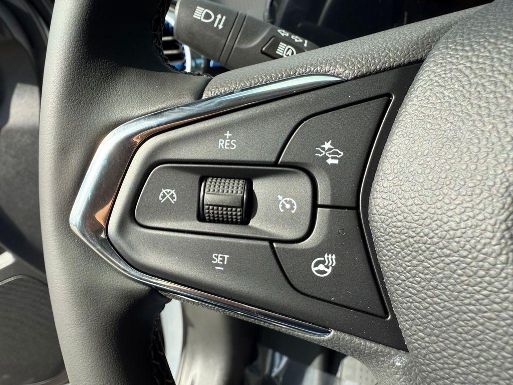 new 2025 Chevrolet Trax car, priced at $25,271