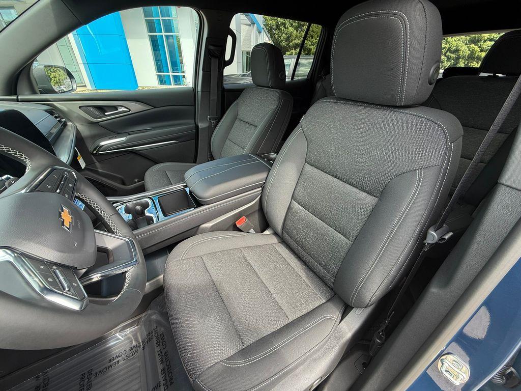 new 2026 Chevrolet Traverse car, priced at $41,093