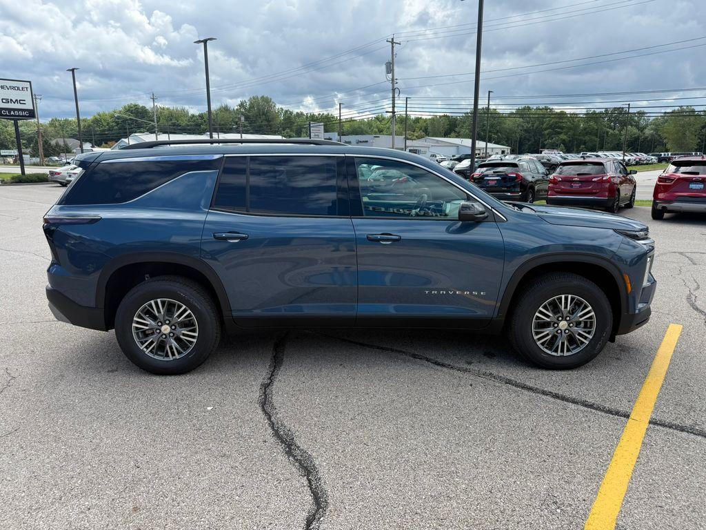 new 2026 Chevrolet Traverse car, priced at $41,093