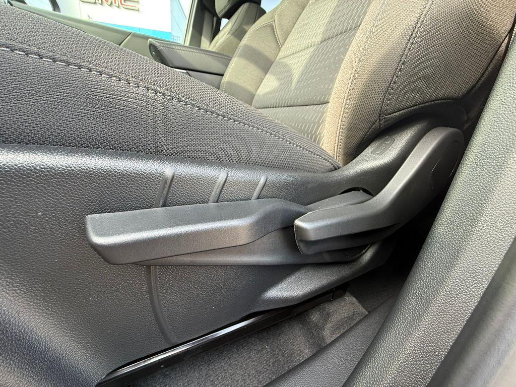 new 2026 Chevrolet Equinox car, priced at $33,315