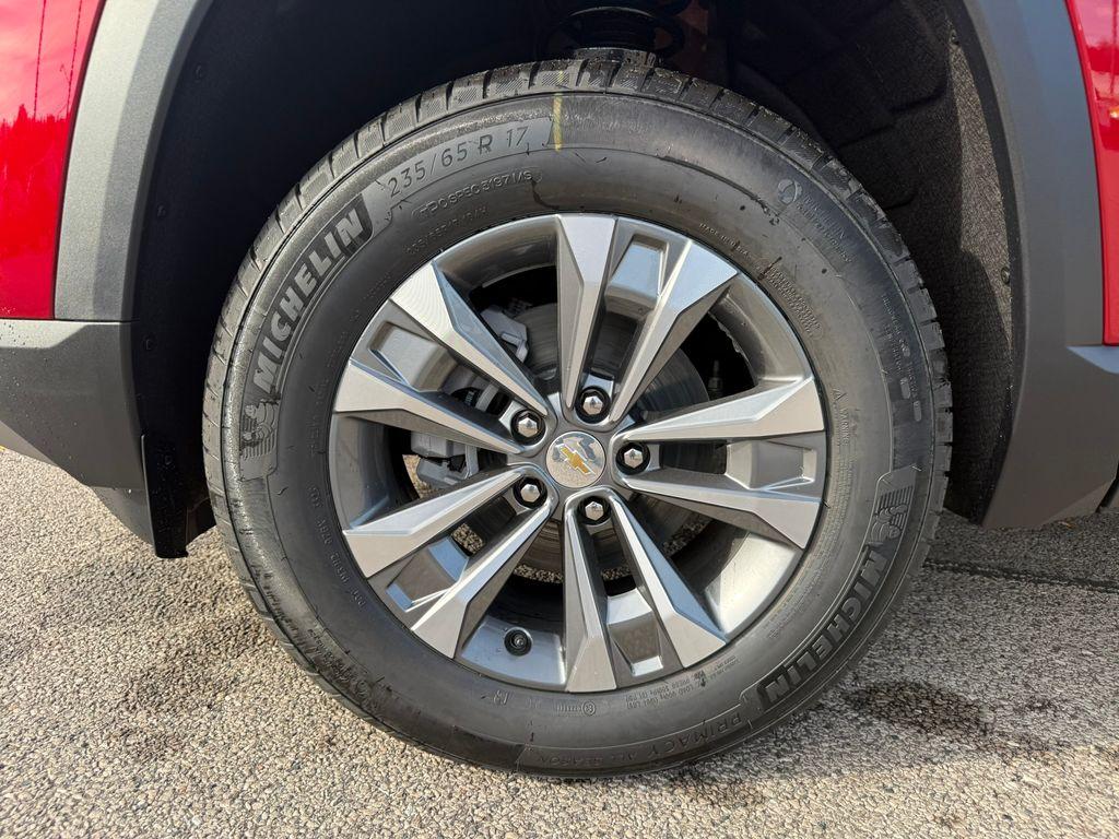 new 2026 Chevrolet Equinox car, priced at $33,315
