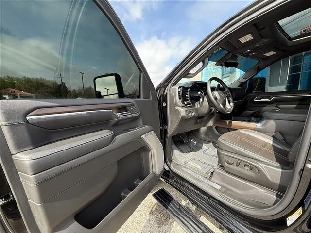 used 2024 Chevrolet Silverado 2500 car, priced at $71,400
