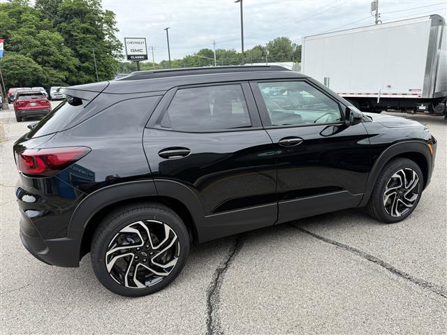 new 2025 Chevrolet TrailBlazer car, priced at $32,374