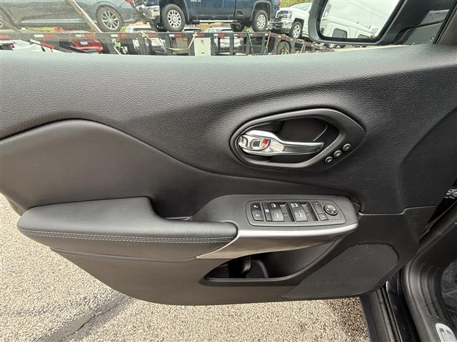 used 2021 Jeep Cherokee car, priced at $23,100