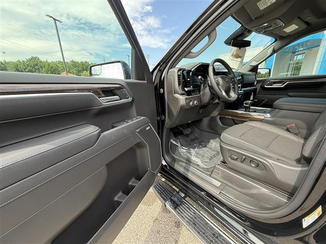 new 2025 Chevrolet Silverado 1500 car, priced at $55,313