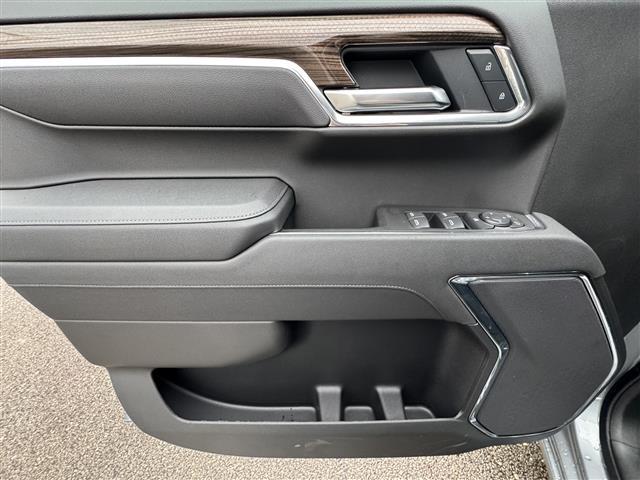 new 2025 Chevrolet Silverado 1500 car, priced at $46,715