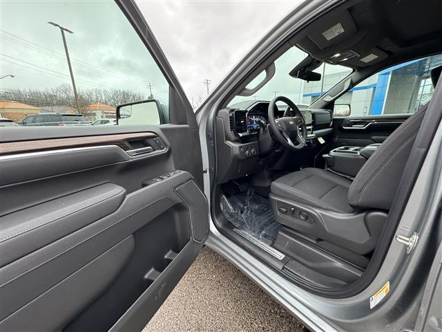 new 2025 Chevrolet Silverado 1500 car, priced at $46,715
