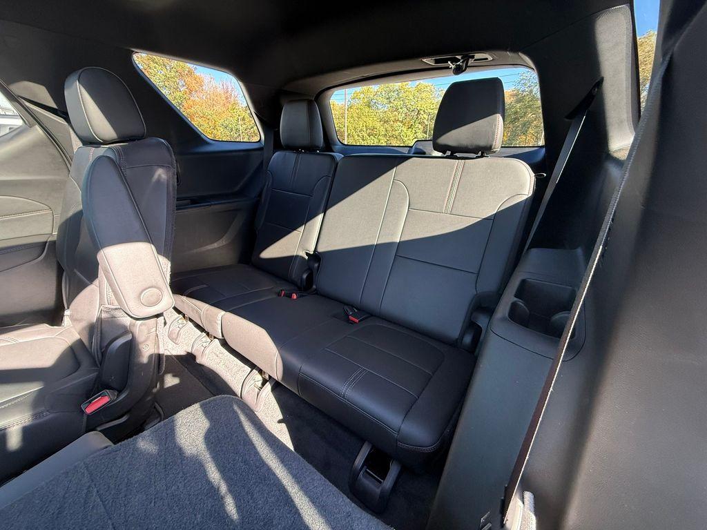 used 2023 Chevrolet Traverse car, priced at $37,877