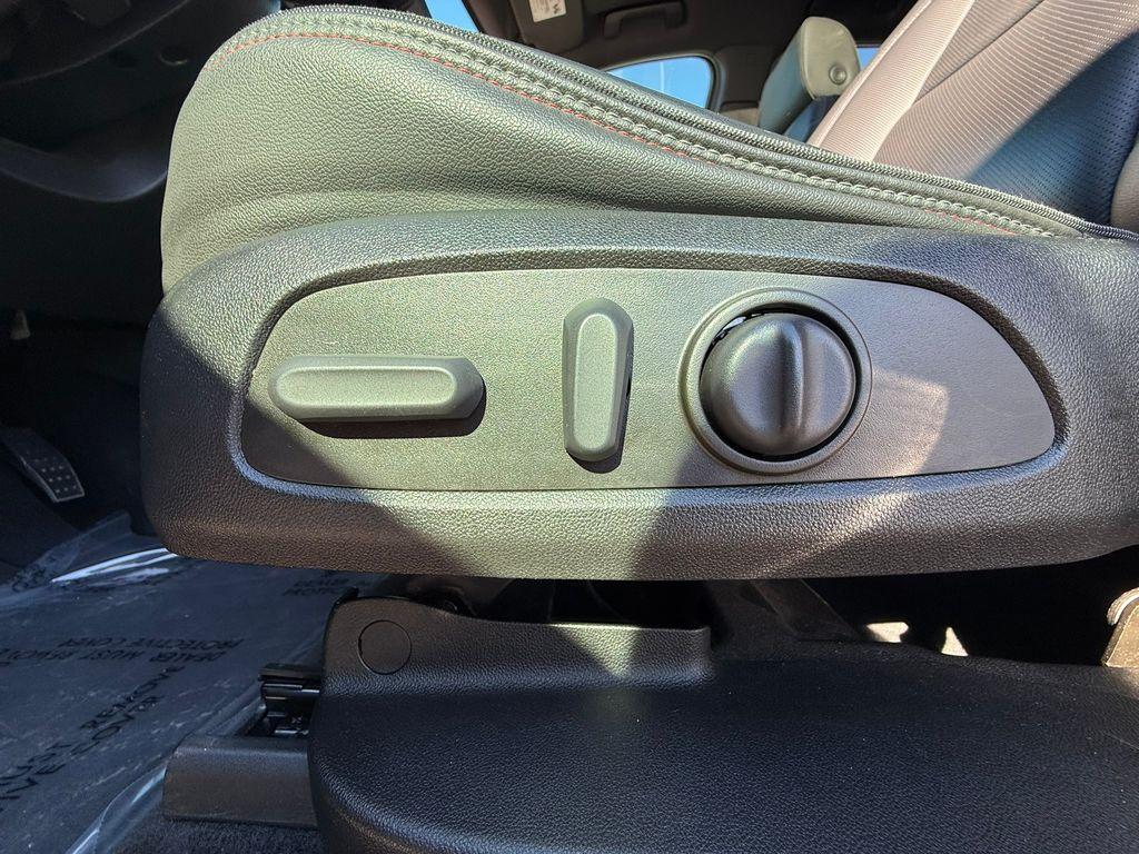 used 2023 Chevrolet Traverse car, priced at $37,877