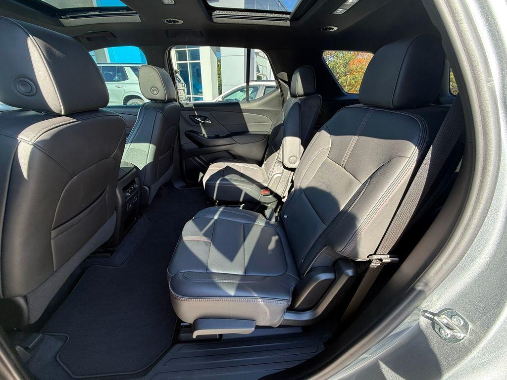 used 2023 Chevrolet Traverse car, priced at $37,877