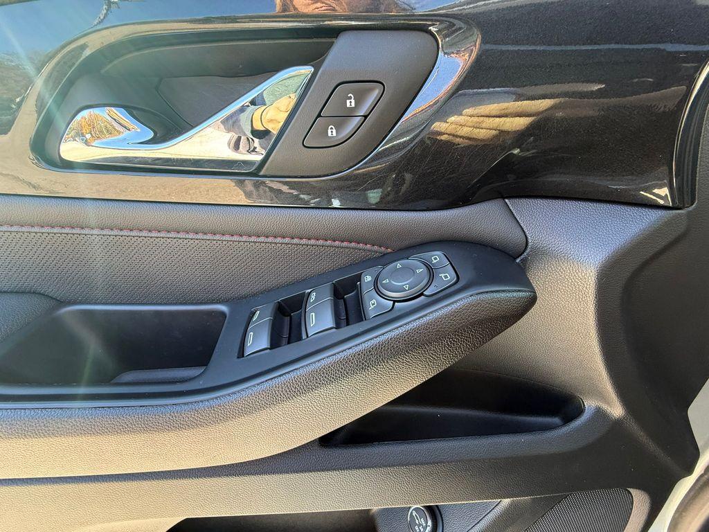 used 2023 Chevrolet Traverse car, priced at $37,877