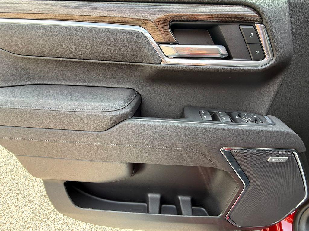 new 2025 Chevrolet Silverado 1500 car, priced at $58,701