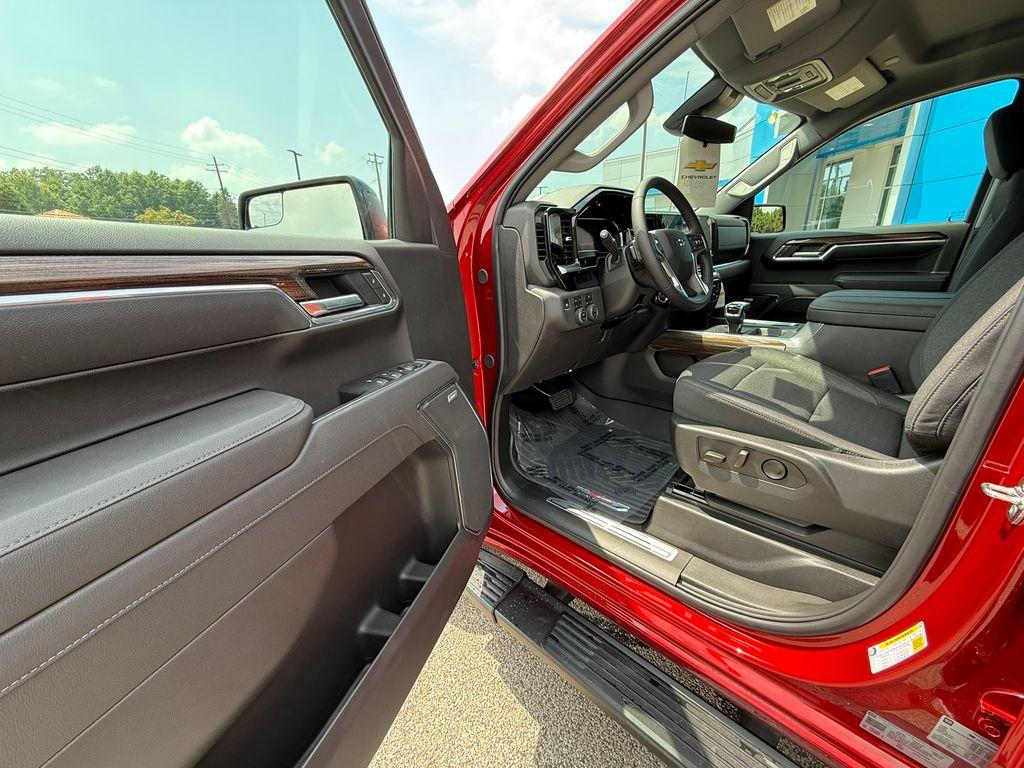 new 2025 Chevrolet Silverado 1500 car, priced at $58,701