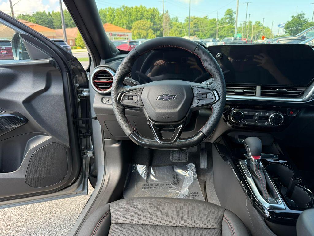 new 2025 Chevrolet Trax car, priced at $25,018