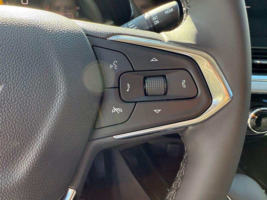 new 2025 Chevrolet Trax car, priced at $25,024