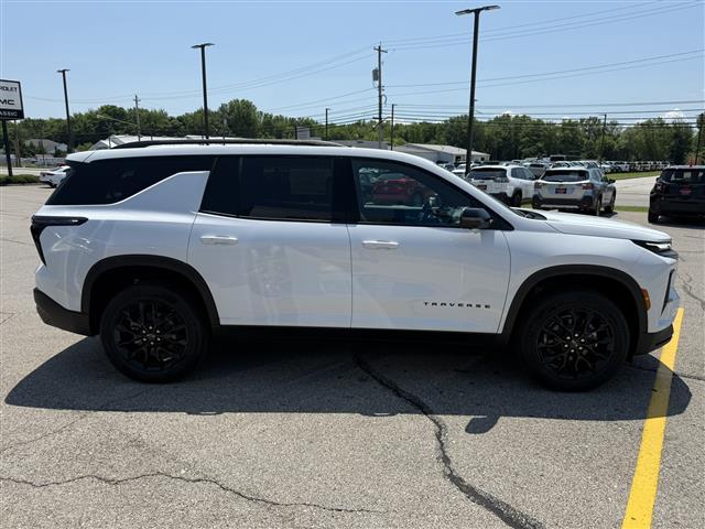 new 2025 Chevrolet Traverse car, priced at $44,560