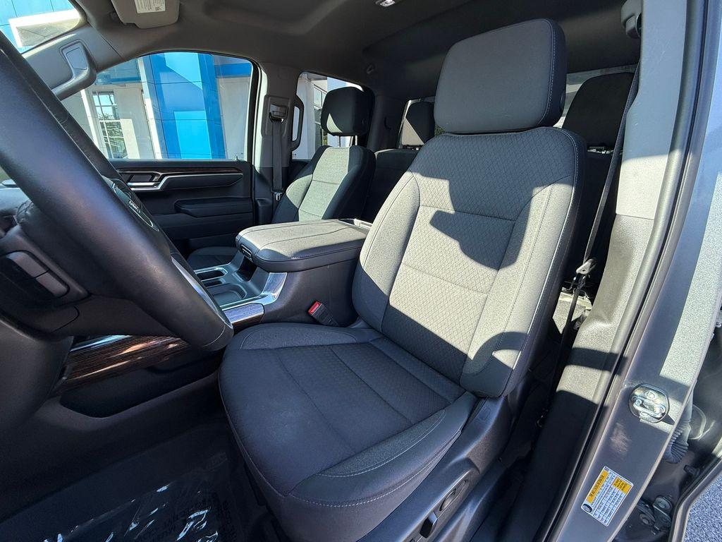 used 2023 GMC Sierra 1500 car, priced at $40,500