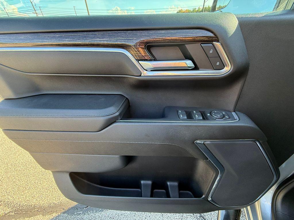 used 2023 GMC Sierra 1500 car, priced at $40,500