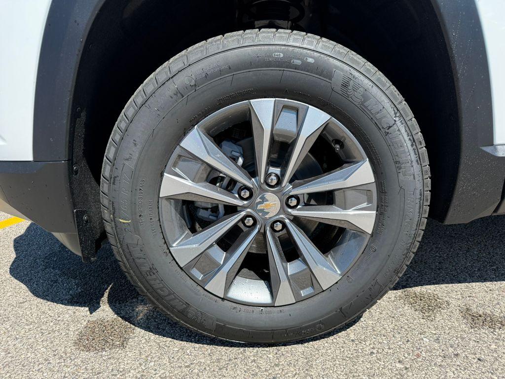 new 2026 Chevrolet Equinox car, priced at $31,199