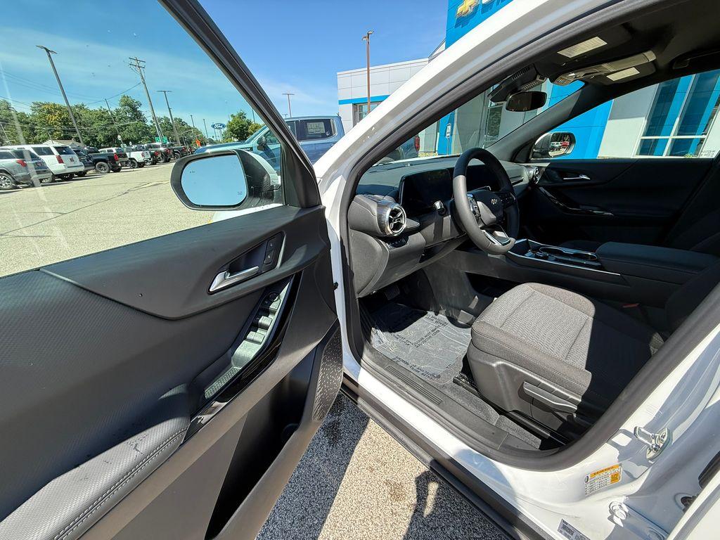 new 2026 Chevrolet Equinox car, priced at $31,199